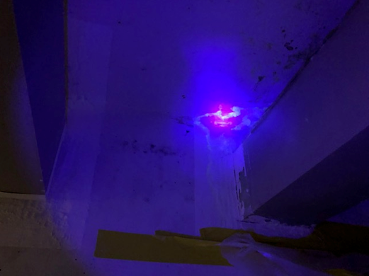 Farbstoffnachweis mit UV-Licht